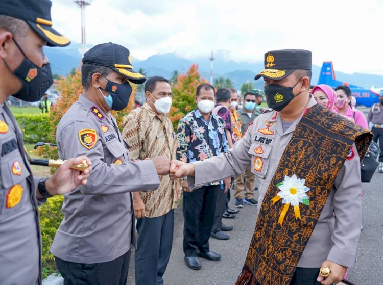 Bertolak Ke Kabupaten Ende, Kapolda NTT Disambut Empat Kapolres Daratan Flores