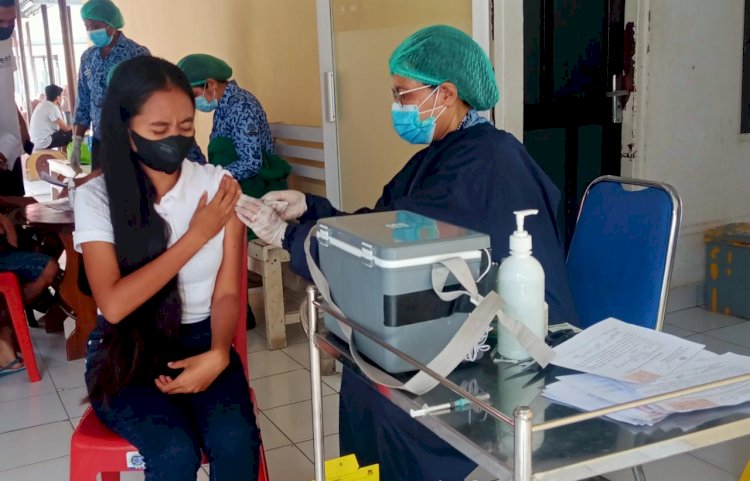 Dukung Program Pemerintah, RSB Titus Uly Kupang Terus Giatkan Pelayanan Vaksinasi Tahap I dan II
