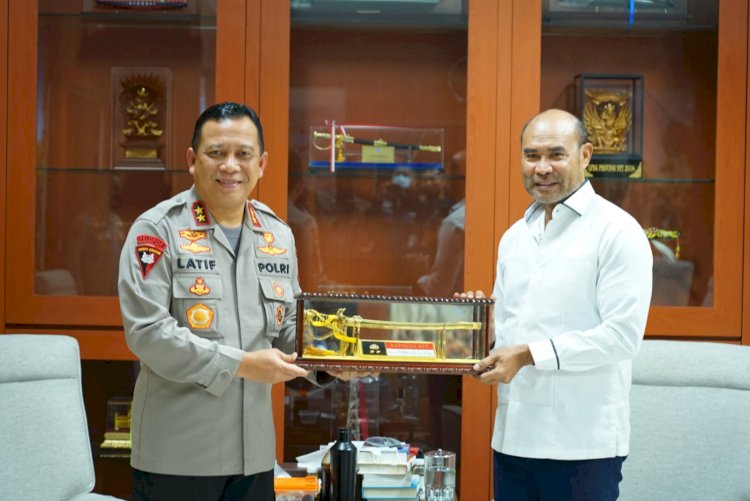 Irjen Pol.Drs. Lotharia Latif, S.H., M.Hum. Pamit ke Gubernur NTT Untuk Tugas Baru Sebagai Kapolda Maluku