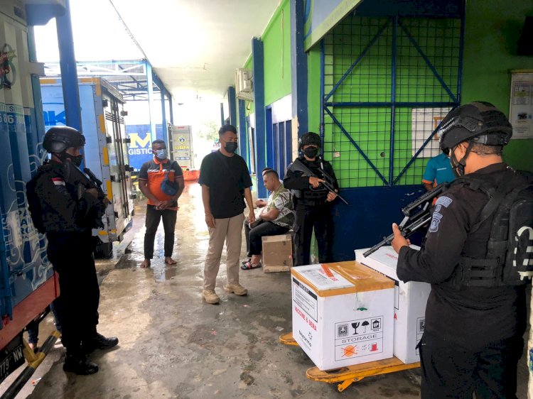 5000 Vial Coronav Alokasi Dinkes Kabupaten Lembata Tiba di Kupang, Dikawal Ketat Personel Polda NTT