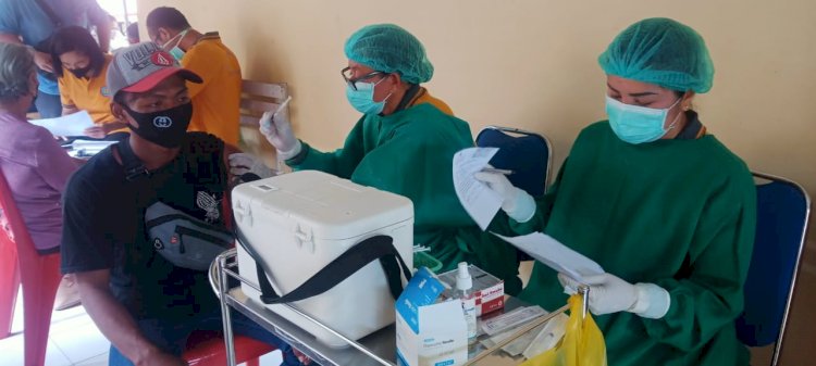 Ingin Tingkatkan Imunitas, Ratusan Masyarakat Antusias Ikut Vaksinasi di RSB Bhayangkara Titus Uly Kupang