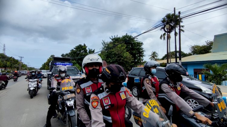 Gunakan Kendaraan Khusus, Srikandi Ditsamapta Polda NTT Sentuh Masyarakat Kota Kupang