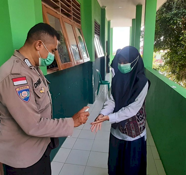Sosialisasi Implementasi Program Kapolri di SMP Muhamadiyah Kota Kupang, Ditbinmas Polda NTT Terapkan Prokes Ketat