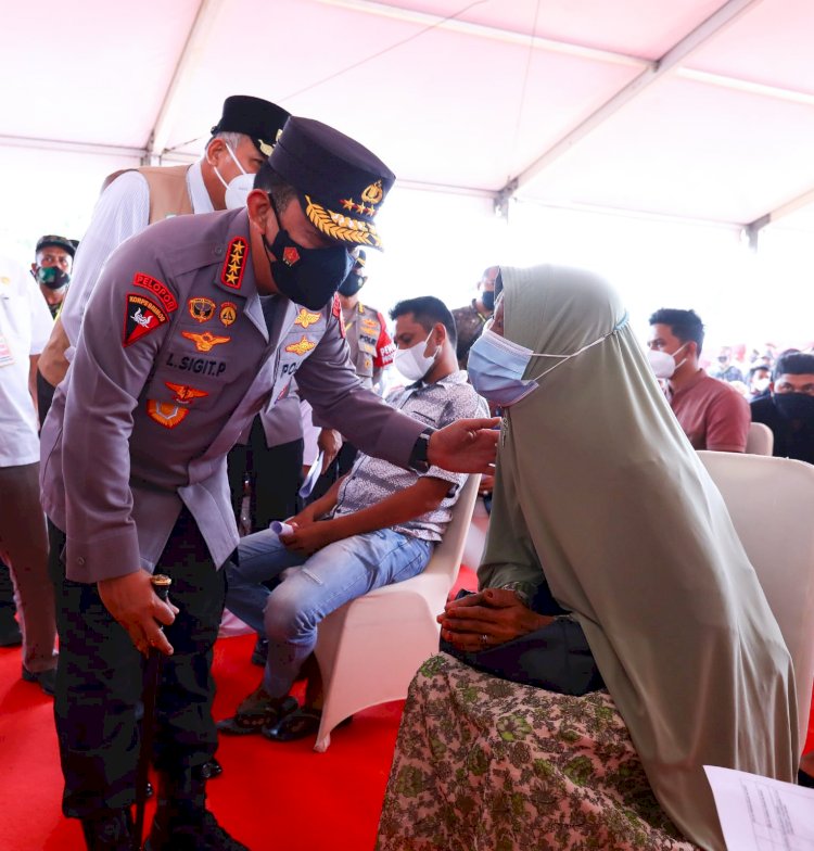 Tinjau Vaksinasi di Aceh, Kapolri Minta Forkopimda Lakukan Upaya Maksimal Cegah Peningkatan Positivity Rate