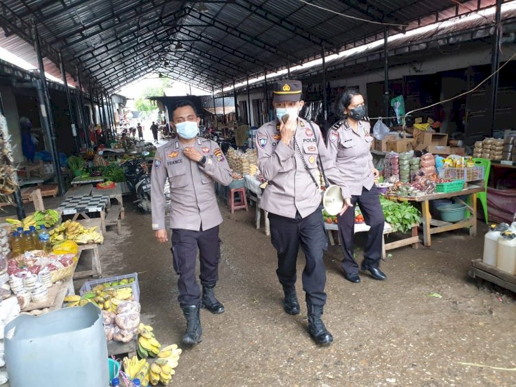 Ingatkan Masyarakat Taat Prokes, Satgas Binmas Ops Aman Nusa II Turangga Patroli di Pasar