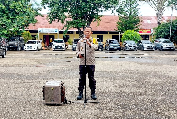 Pimpin Apel Ops Aman Nusa II Turangga 2022, Karoops Polda NTT Minta Anggota Edukasi Masyarakat Taat Prokes