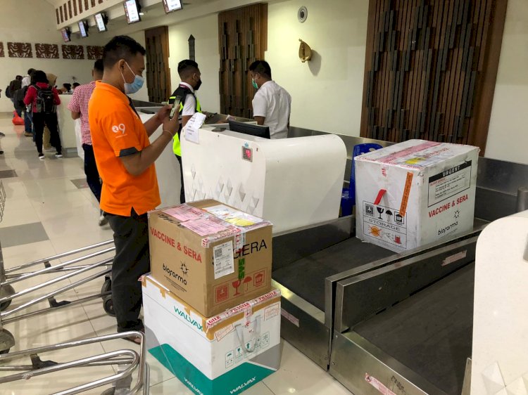 Polda NTT Kawal dan Amankan Pendistribusian Vaksin Covid 19 Bagi Kabupaten Se NTT