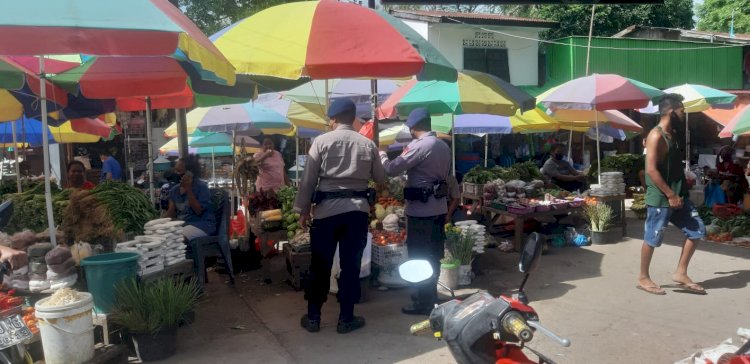 Personel Satgas V Ops Aman Nusa Turangga, Sambangi Pasar-Pasar Beri Imbauan Prokes