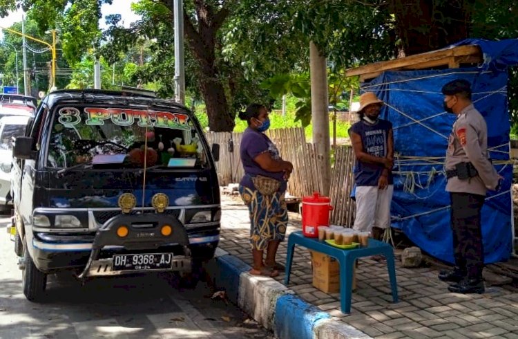 Personel Satgas V Ops Aman Nusa II Turangga Gencarkan Patroli Beri Imbauan Prokes