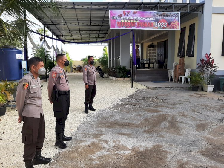 Personel Polda NTT Melakukan Pengamanan Ibadah Perayaan Paskah ke Dua di Sejumlah Gereja di Kota Kupang