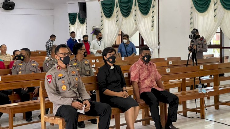 Wakapolda NTT Ikuti Baksos dan Bansos Serentak Secara Virtual dari Gereja Anugerah Kupang