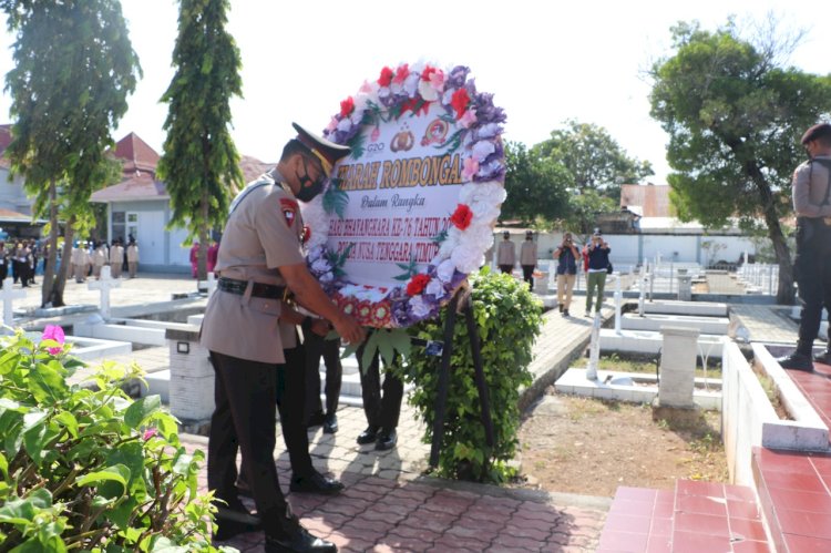 Dalam Rangka Hari Bhayangkara ke-76, Polda NTT Gelar Ziarah Rombongan ke TMP Dharmaloka Kupang