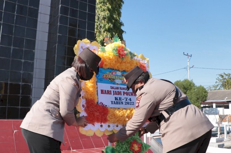 Sambut Hari Jadi ke 74, Ratusan Polwan Polda NTT Ziarah dan Tabur Bunga di TMP Dharmaloka