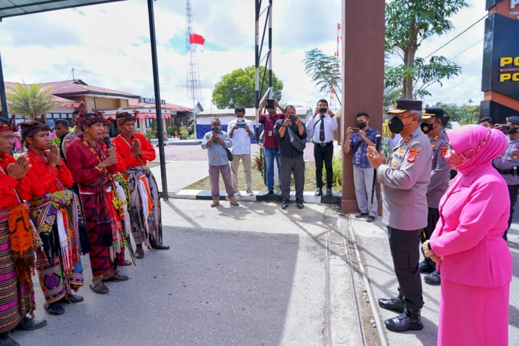 Kapolda NTT dan Ketua Bhayangkari Daerah NTT Kunjungi Polres TTS