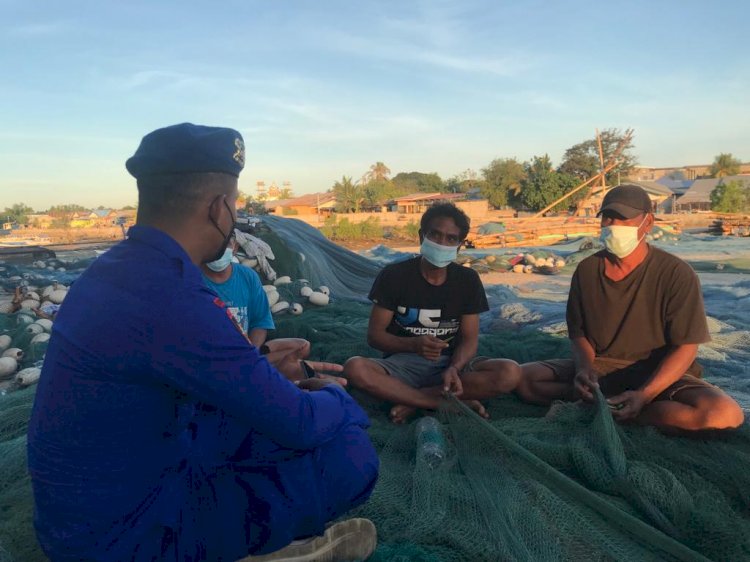 Jaga Situasi Aman di Daerah Pesisir, Personel Ditpolairud Polda NTT Beri Imbau Humanis kepada Nelayan Sumba Timur
