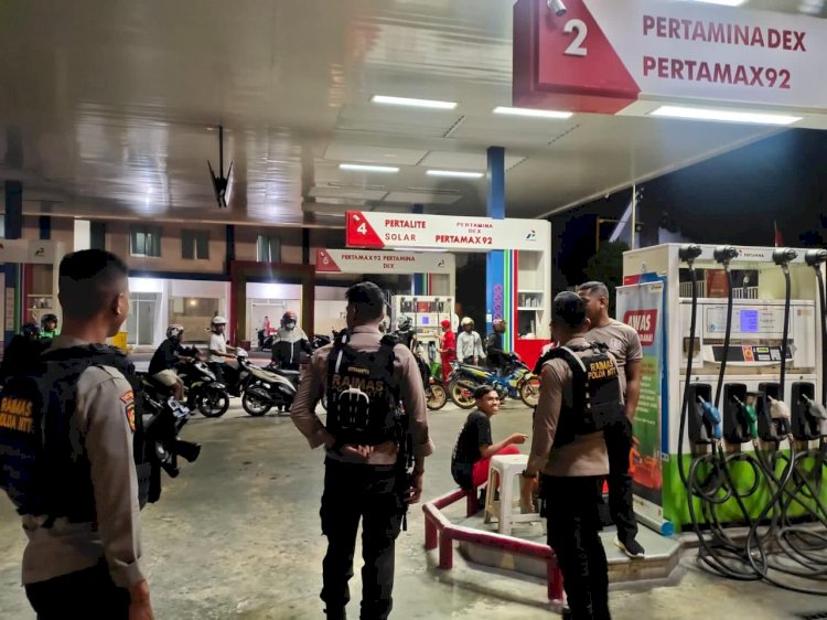 Patroli Rutin, Anggota Samapta Polda NTT Sambangi SPBU di Wilayah Kota Kupang