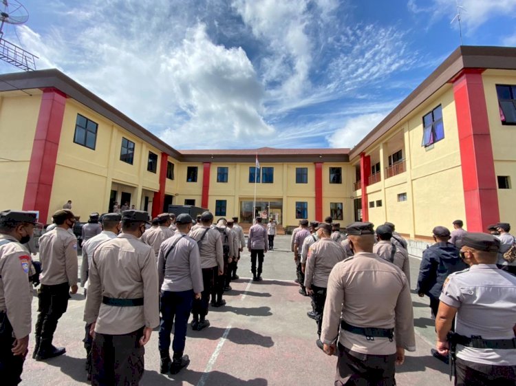 80 Personel Polres Manggarai Laksanakan Pengamanan Kunjungan Presiden Di Ngada