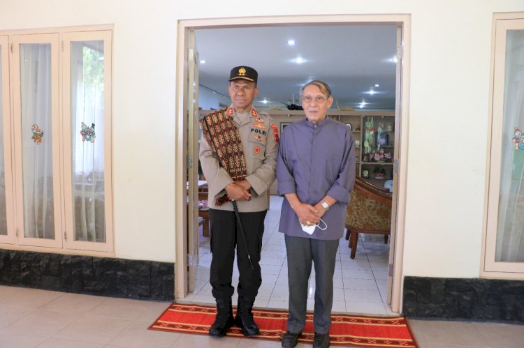 Jalin Sinergi dan Kerja Sama dengan Tokoh Agama, Kapolda NTT Kunjungi Uskup Agung Kupang