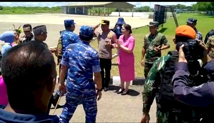 Tiba di Kupang, Kasau Marsekal TNI Fadjar Prasetyo Disambut Kapolda NTT