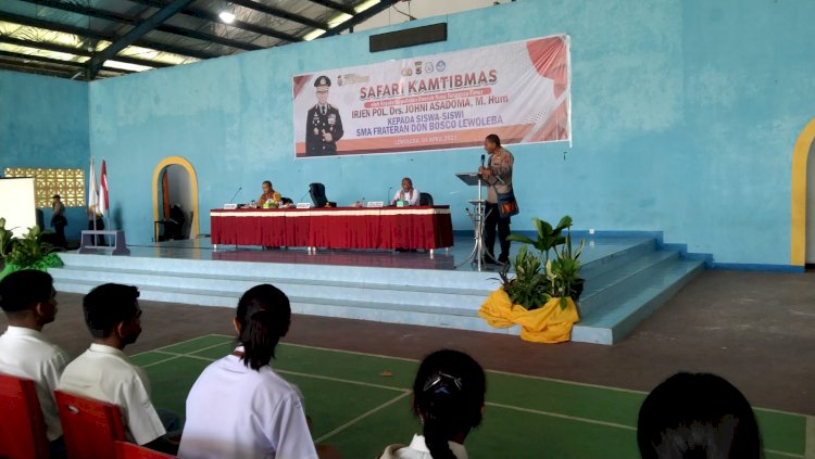 Safari Kamtibmas di SMA Frateran Don Bosco Lewoleba, Kapolda NTT Minta Para Pelajar Menjadi Pelopor Dalam Menjaga Kedamaian  Kehidupan Bermasyarakat