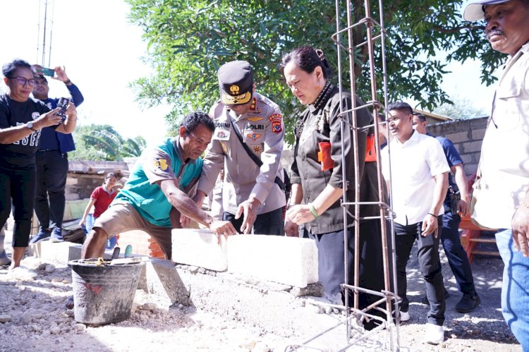 Kapolda NTT Lakukan Peletakan Batu Pertama Bedah Rumah dalam Kemitraan PPA IO 0496 GMIT Maranatha Oebufu