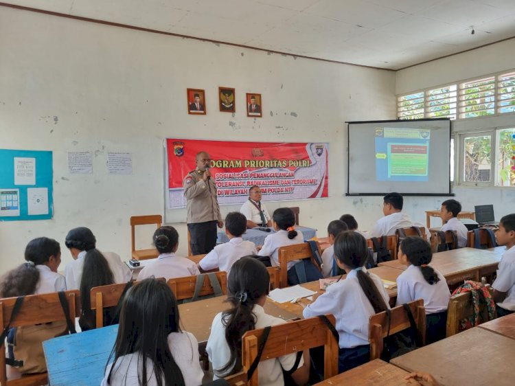 Upaya Ditbinmas Polda NTT Bangun Kesadaran Anti-Intoleransi dan Anti-Radikalisme di SMP Negeri 7 Kupang