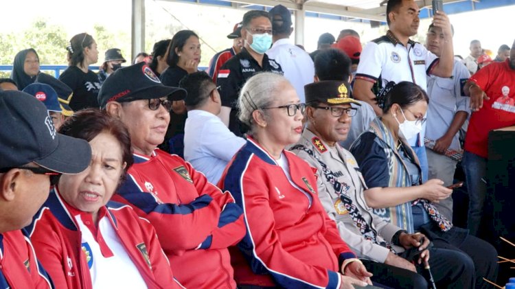 Kapolda NTT Meriahkan Penutupan Eltari Memorial Cup ke-32 di Rote Ndao