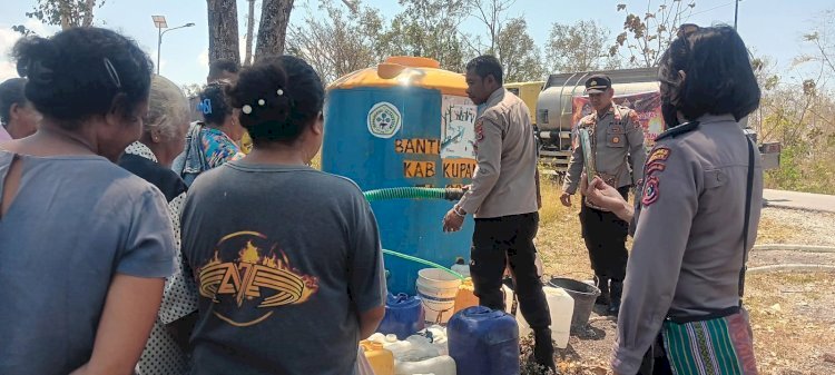Polres Kupang Aksi Cepat Bantu Warga Desa Oesena yang Kesulitan Air Bersih