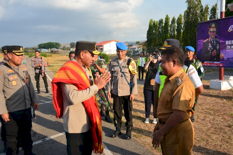 Pastikan Situasi Aman, Kapolda NTT dan Rombongan Lanjutkan Kunjungan Kerja ke Wilayah  Polres Sumba Barat Daya