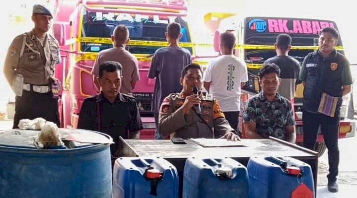 Polisi Berhasil Amankan 2 Truk Pengangkut BBM Ilegal di Rote Ndao