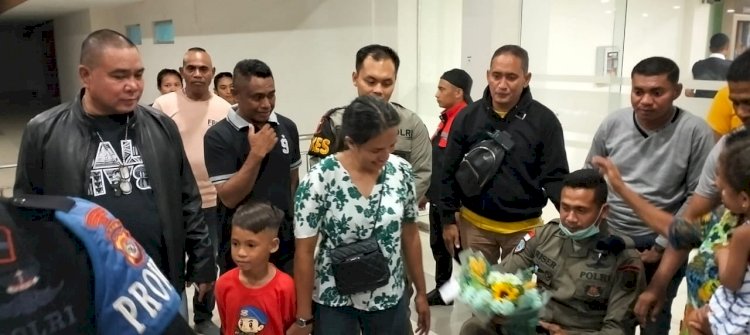 Anggota Brimob Polda NTT Korban Penembakan di Papua Tiba di Kupang: Perjalanan Penuh Haru
