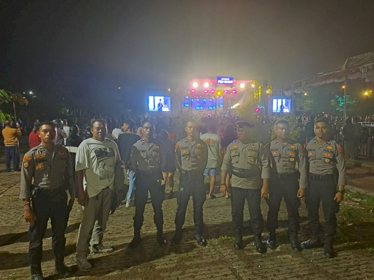 Personel OMB Kompi VII Batalyon 3 : Jaga Kelancaran Pemilu Lewat Pengamanan Konser Sosialisasi di Alun-Alun Kota Kupang