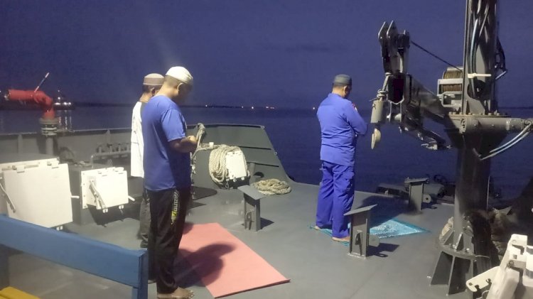 Semangat Kemanusiaan di Laut: Ditpolairud Polda NTT Gelar Buka Puasa Bersama Nelayan di Teluk Hansisi, Pulau Semau