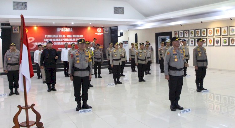 Kapolda NTT Irjen Pol Daniel Tahi Monang Silitonga, S.H., M.A. Mengikuti Upacara Pemuliaan Nilai-nilai Tribrata