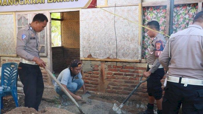 Polres Manggarai Barat Bedah Rumah Warga Desa Batu Cermin, Bentuk Kepedulian di Hari Bhayangkara ke-78