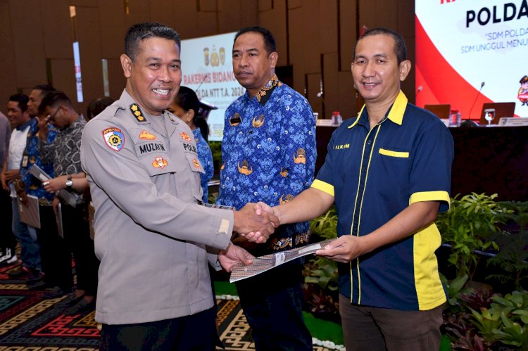 Polda NTT Berikan Penghargaan untuk Proses Rekrutmen Anggota Polri TA 2024 yang Transparan dan Akuntabel