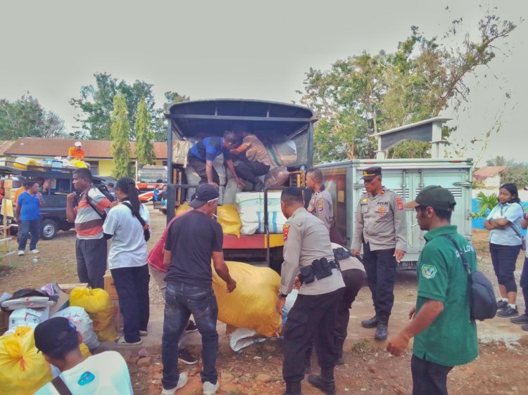 Dukung Pengungsi Erupsi Lewotobi, Kapolri Salurkan Bantuan Kebutuhan Dasar di Posko Kobasoma