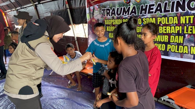 Trauma Healing bagi Anak-Anak yang Terdampak Erupsi Gunung Lewotobi di Posko Pengungsian Konga