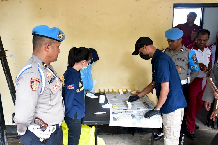 Komitmen Bersih dari Narkoba: Polda NTT Gelar Pemeriksaan Urine Secara Mendadak