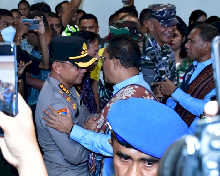 Irwasda Polda NTT Kombes Pol Murry Miranda, S.I.K. Hadiri Penyambutan Gubernur dan Wakil Gubernur NTT di Bandara El Tari Kupang