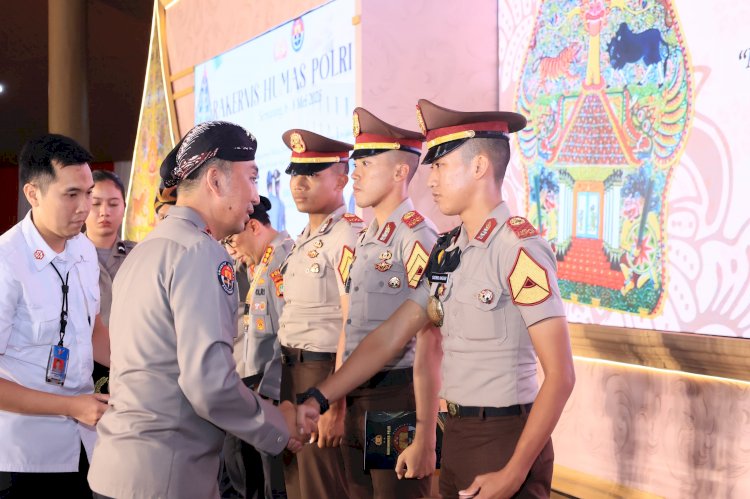 Taruna Akpol Adityo Ghalyh Parama Raih Penghargaan di Rakernis Humas Polri 2025