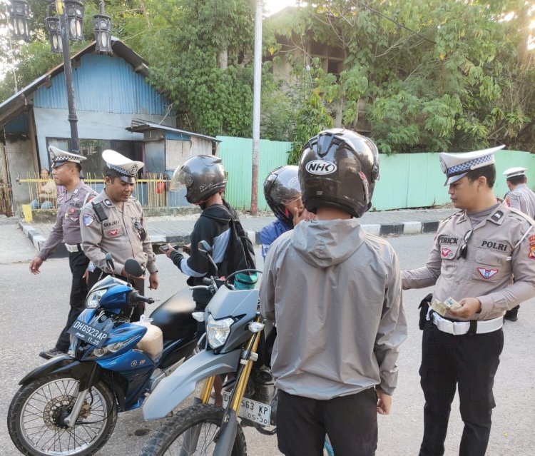 Satgas Lalu Lintas Operasi Pekat Turangga 2025 Tindak 6 Pengendara dan Beri 17 Teguran di Kota Kupang