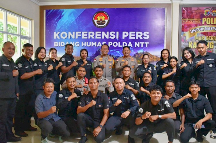 Hangat dan Bersahaja, Kapolda NTT Sambangi Ruang Bidhumas: Beri Masukan dan Semangat Baru