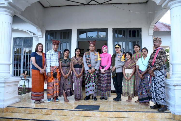 Kapolda NTT Kunjungi Sonaf Bana, Simbol Kehormatan Polri untuk Budaya Adat Timor