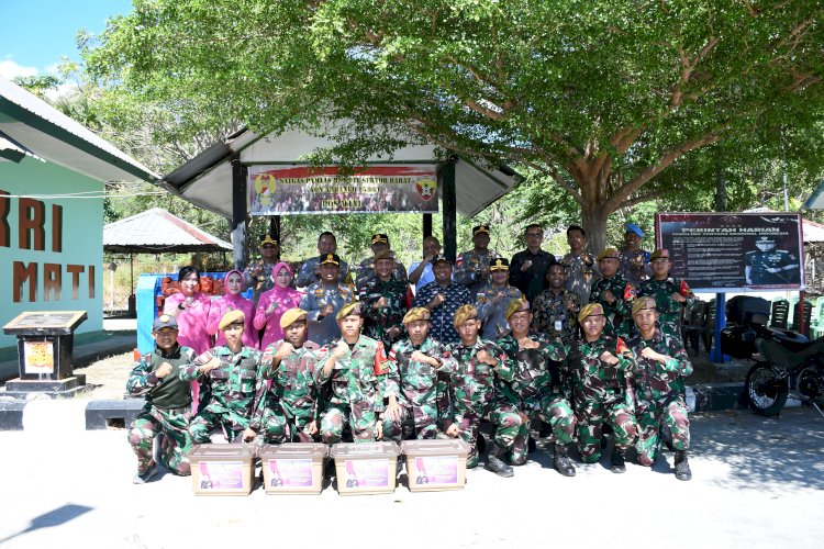 Kapolda NTT Kunjungi Prajurit TNI di Pos Pamtas Wini, Pererat Sinergi dan Beri Tali Asih