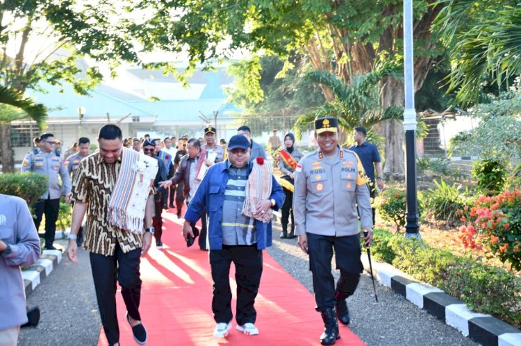 Kapolda dan Forkopimda NTT Sambut Kedatangan Komisi III DPR RI di Bandara El Tari Kupang