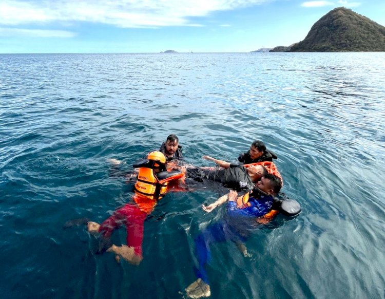 Simulasi Penyelamatan Laut di Labuan Bajo, Sat Polairud Polres Mabar dan Tim SAR Gabungan Tunjukkan Aksi Sigap Hadapi Laka Laut