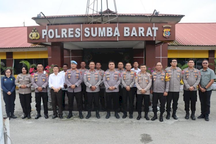 Wakapolda NTT Sambangi Mapolres Sumba Barat, Tekankan Pengungkapan Kasus dan Dukungan Program Pemerintah