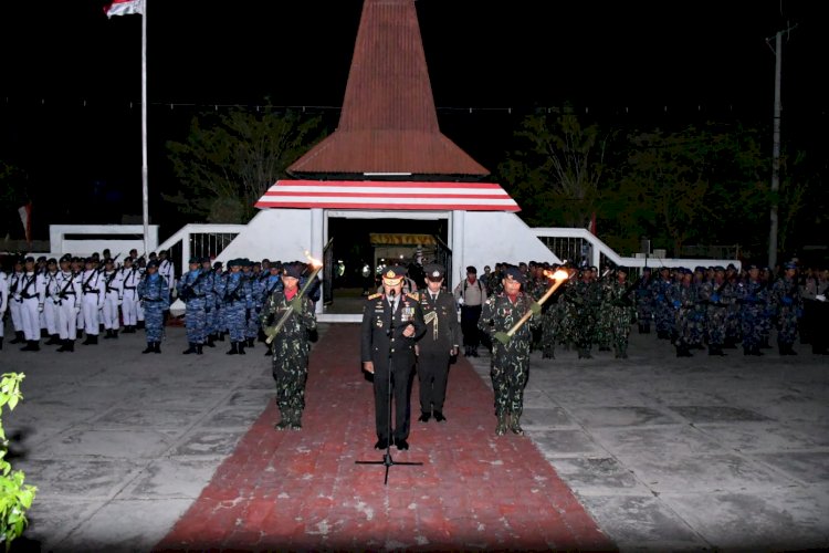 Kapolda NTT Pimpin Apel Kehormatan dan Renungan Suci HUT ke-80 RI di TMP Dharma Loka