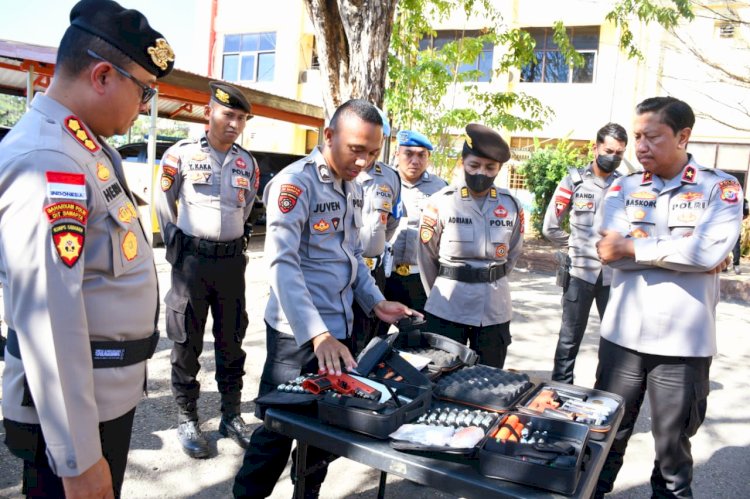 Wakapolda NTT Tinjau Kesiapan Personel Ditsamapta untuk Pengamanan Unjuk Rasa